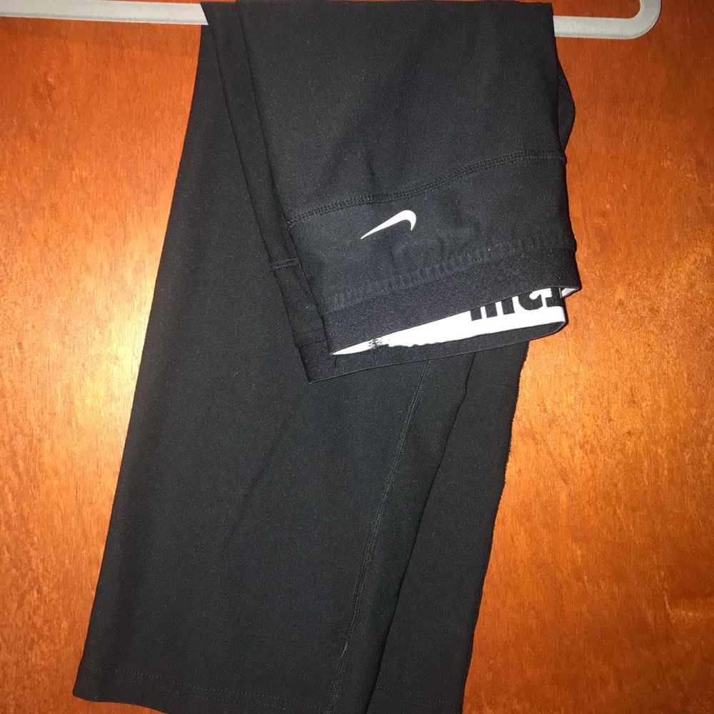 Nike Flare cropped leggings